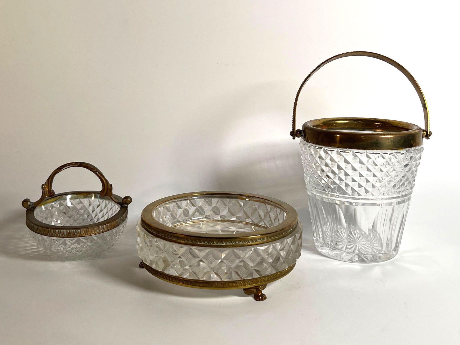 VALUE LOT: FRENCH CRYSTAL AND GUILT BRONZE DESK AND TABLE OBJECTS (1 of 11)