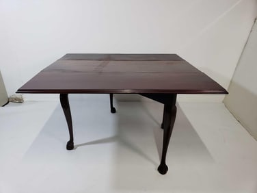 CHIPPENDALE MAHOGANY 18TH CENTURY DROP LEAF TABLE