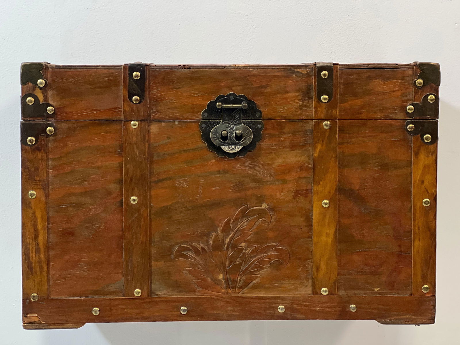 VALUE LOT: ASIAN STYLE CAMPHOR WOOD CHEST WITH BRASS HARDWARE (1 of 11)