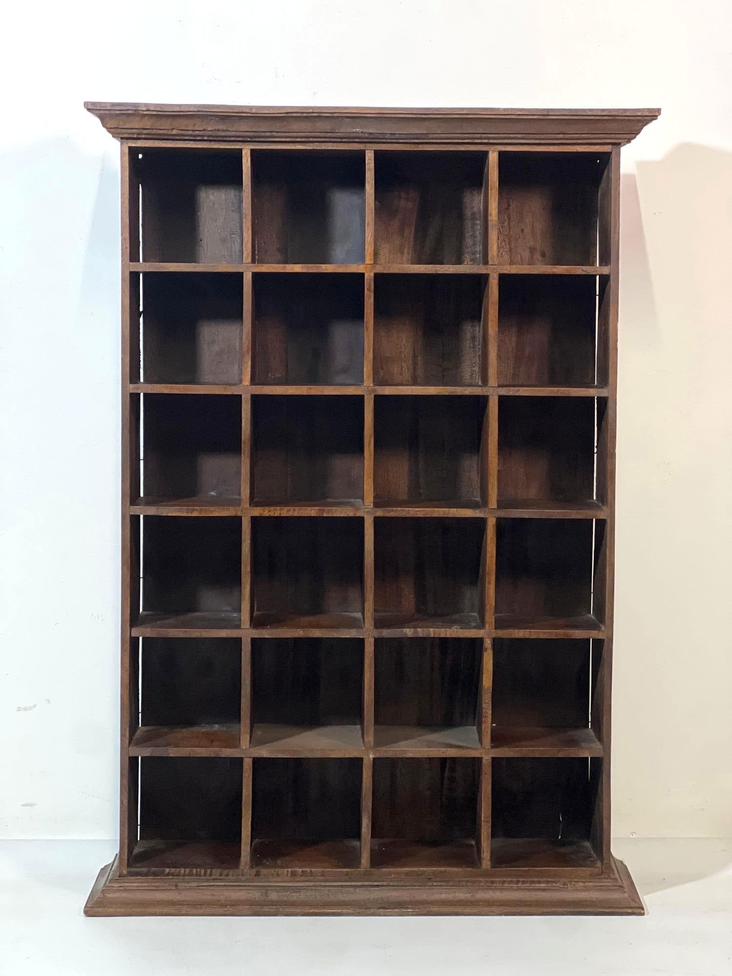VALUE LOT: WALL MOUNTED VINTAGE STYLE CURIO CABINET (1 of 11)