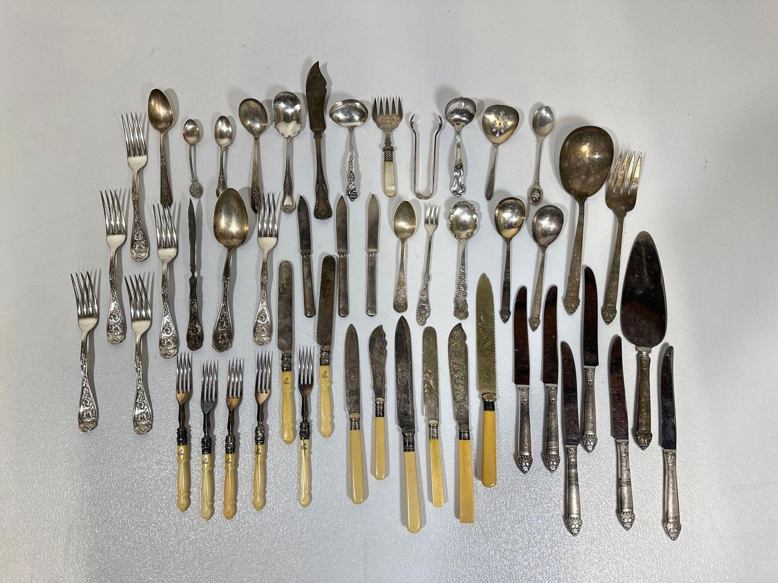 ART DECO AND ART NOUVEAU FLATWARE DISCOVERY LOT (1 of 9)