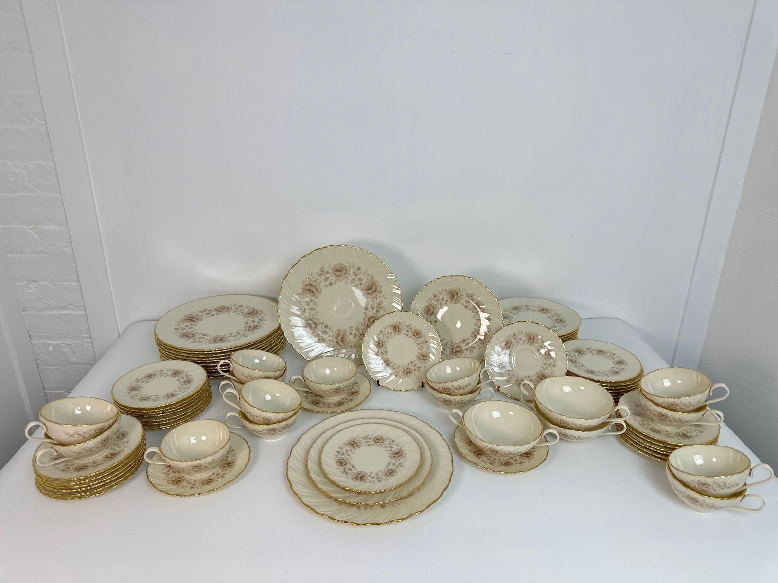 COQUETTE BY LENOX 75-PIECE CHINA SET (1 of 13)