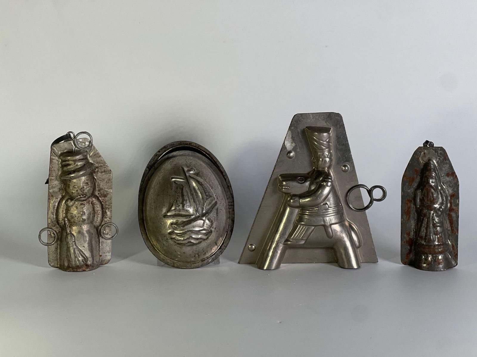 VALUE LOT: FOUR VINTAGE CHOCOLATE MOLDS: SOLDIER, EASTER EGG, CHIMNEY SWEEP & OLD WORLD SANTA (1 of 14)