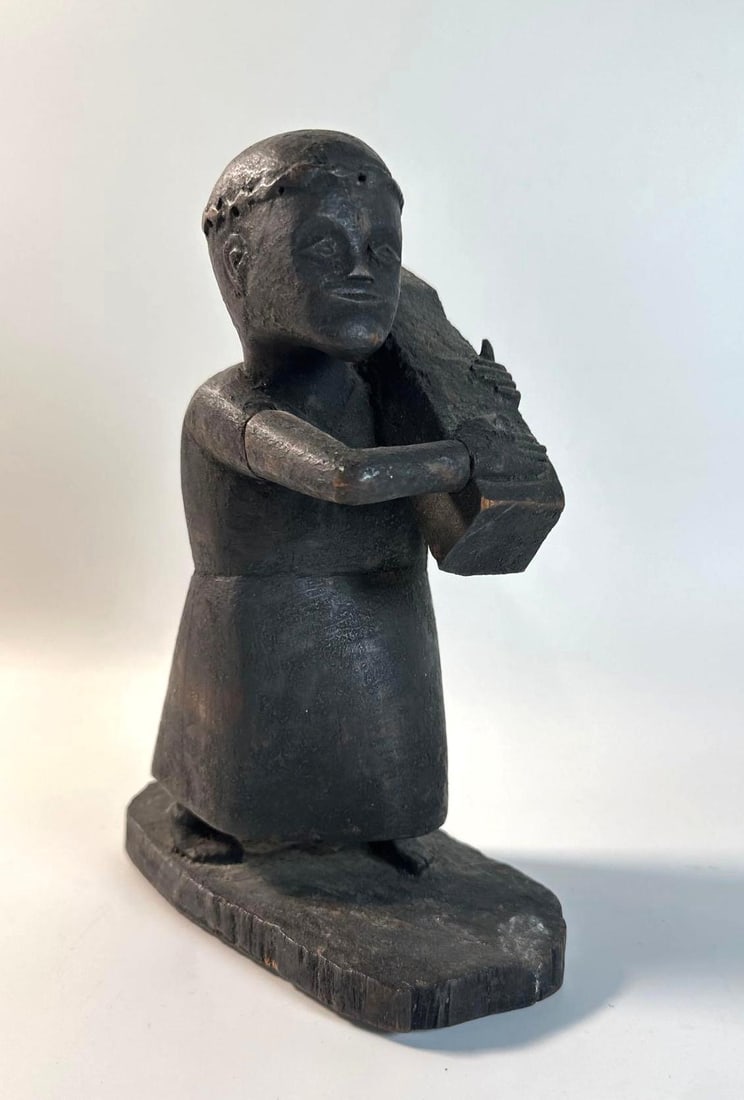 VALUE LOT: CARVED WOOD TRIBAL FIGURE (1 of 7)