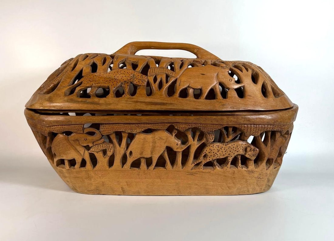 VALUE LOT: VINTAGE AFRICAN HAND-CARVED WOODEN FRUIT BOWL | BASKET | BOX WITH LID (1 of 13)