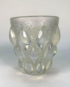 RARE 1927 RENE LALIQUE RAMPILLON VASE