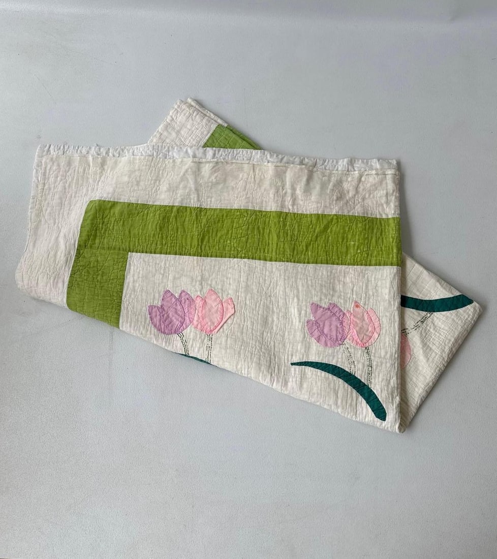 VINTAGE MARIE WEBSTER STYLE MAY TULIP QUILT (1 of 7)
