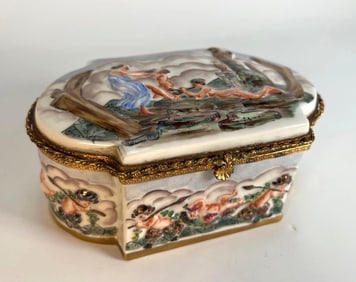 ANTIQUE CAPODIMONTE JEWELRY / TRINKET BOX