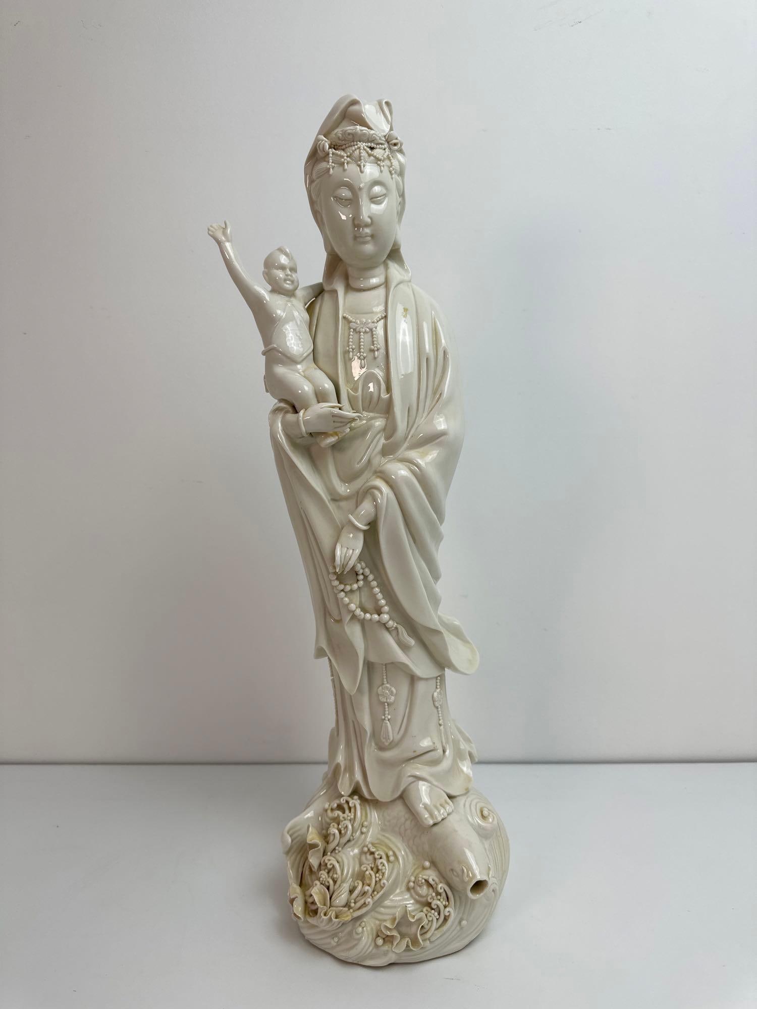 LARGE CHINESE BLANC DE CHINE GUANYIN FIGURE WITH CHILD (1 of 16)