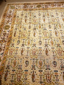 BALLROOM SIZE INDIAN WOOL RUG
