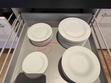SET OF STYLISH WHITE ROSENTHAL DINNERWARE
