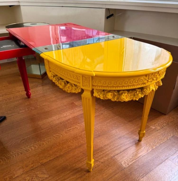 "SUPER MOSCHINO" DUALITY TABLE