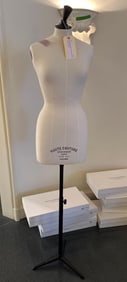 STOCKMAN PARIS FEMALE FIGURE FRENCH DRESS FORM MANNEQUIN (1 of 2)