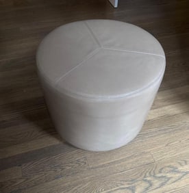 CUSTOM ITALIAN MADE LEATHER OTTOMAN (AF) (LOT 2 OF 3)