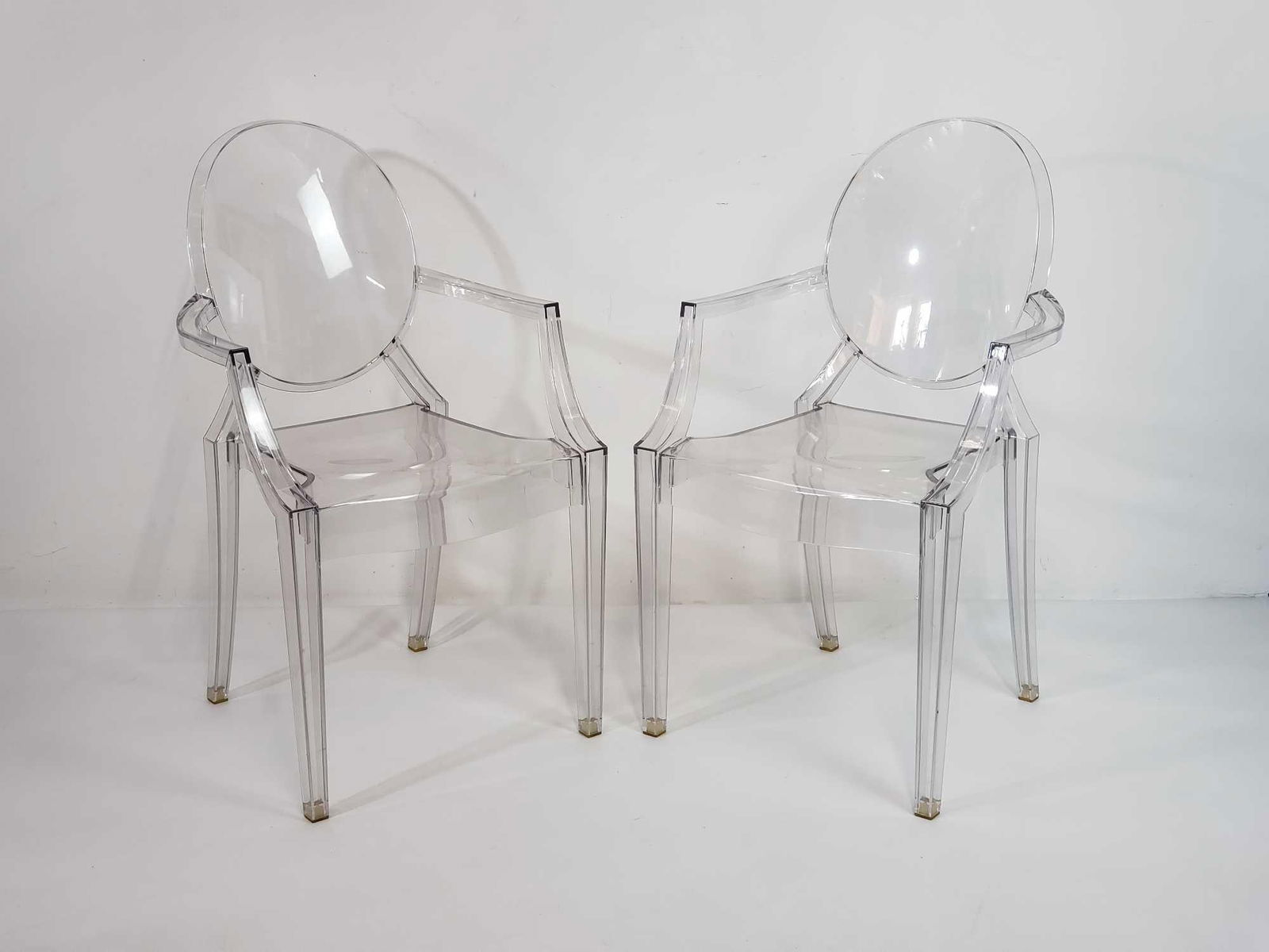 PAIR OF PHILIPPE STARCK KARTELL LUCITE LOUIS GHOST CHAIR (Set 1 of 7) (1 of 10)
