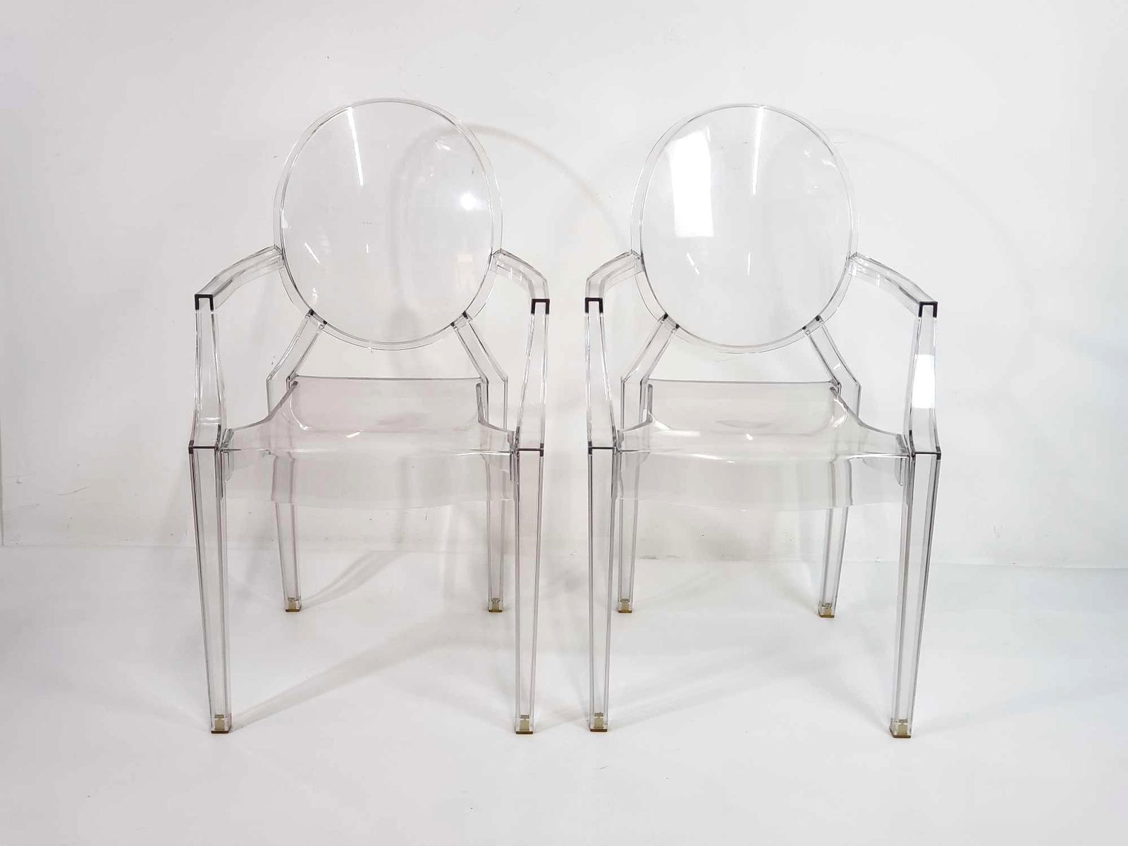 PAIR OF PHILIPPE STARCK KARTELL LUCITE LOUIS GHOST CHAIR (Set 4 of 7) (1 of 9)
