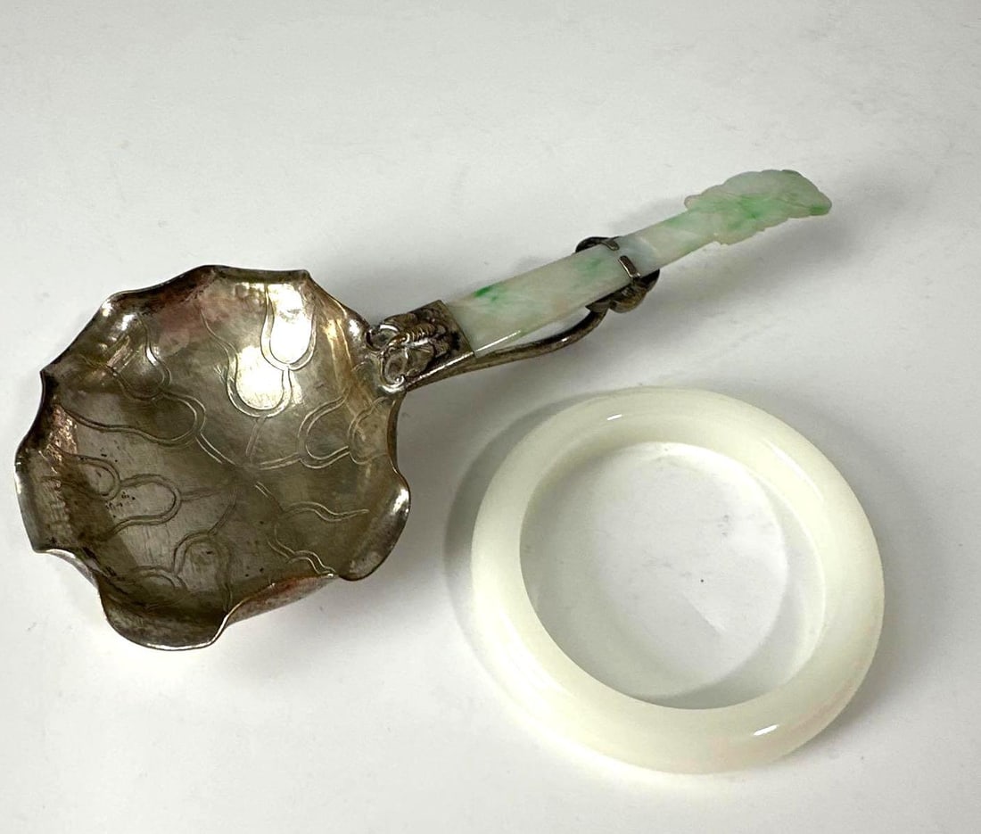 ANTIQUE LOTUS FORM SILVER AND JADEITE SPOON WITH JADEITE SPOON REST (1 of 12)