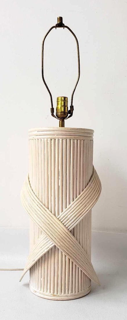 BETTY COBUNPUE PENCIL REED TABLE LAMP (1 of 8)