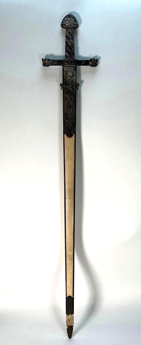 ORNATE KNIGHTS TEMPLAR STYLE DECORATIVE SWORD & SCABBARD (1 of 11)