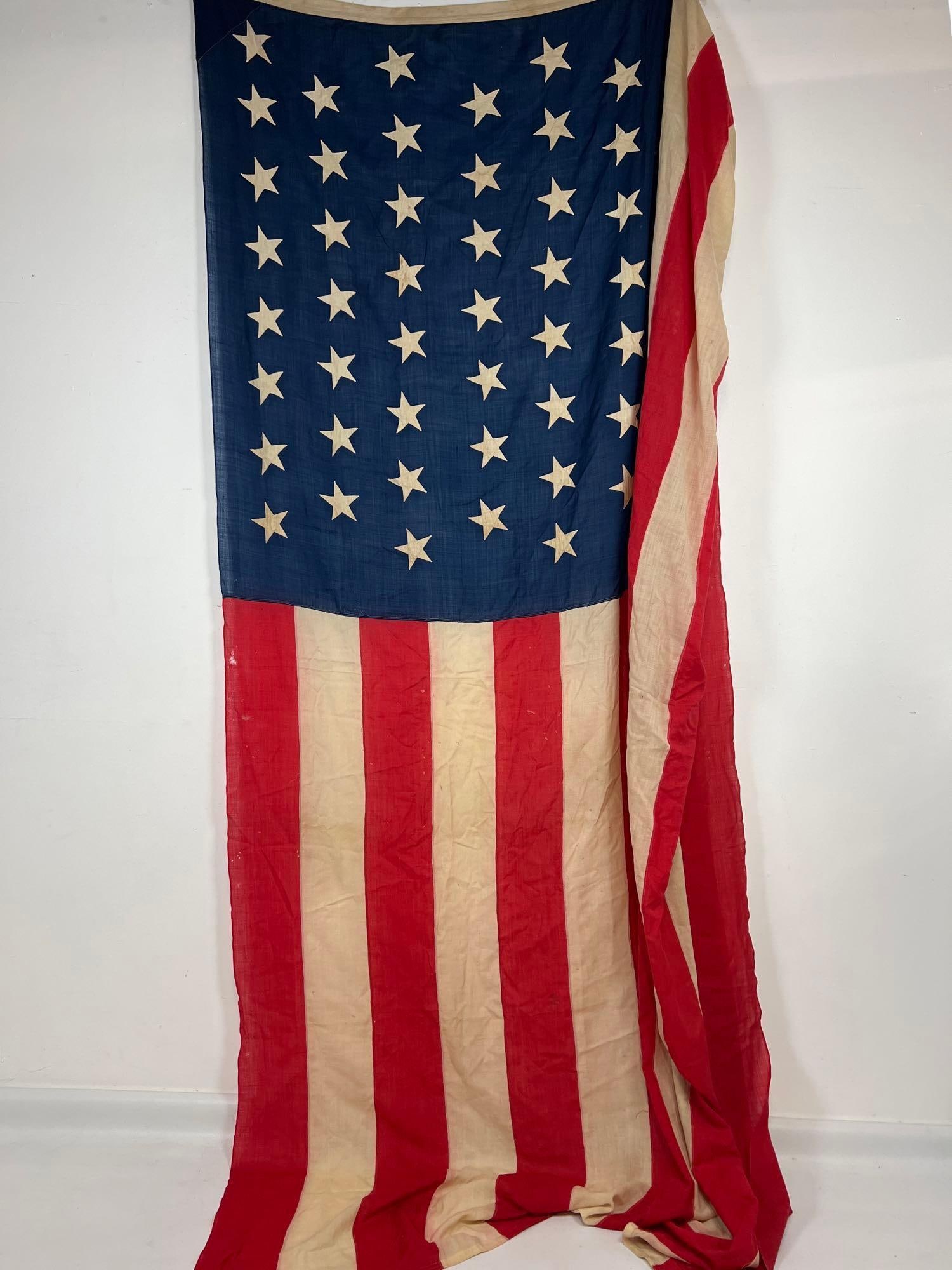 LARGE HISTORIC VINTAGE 45-STAR US AMERICAN FLAG, EARLY 20TH CENTURY PATRIOTIC TEXTILE (1 of 9)