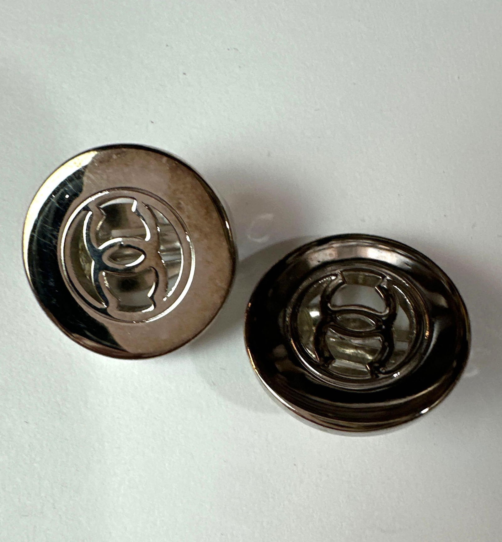 VINTAGE CHANEL CLIP ON EARINGS (1 of 8)