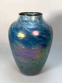 TOM STOENNER SIGNED HAND-BLOWN LUSTER GLASS VASE