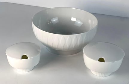 THREE PIECES OF VINTAGE TAPIO WIRKKELA PORCELAIN BY ROSENTHAL GERMANY