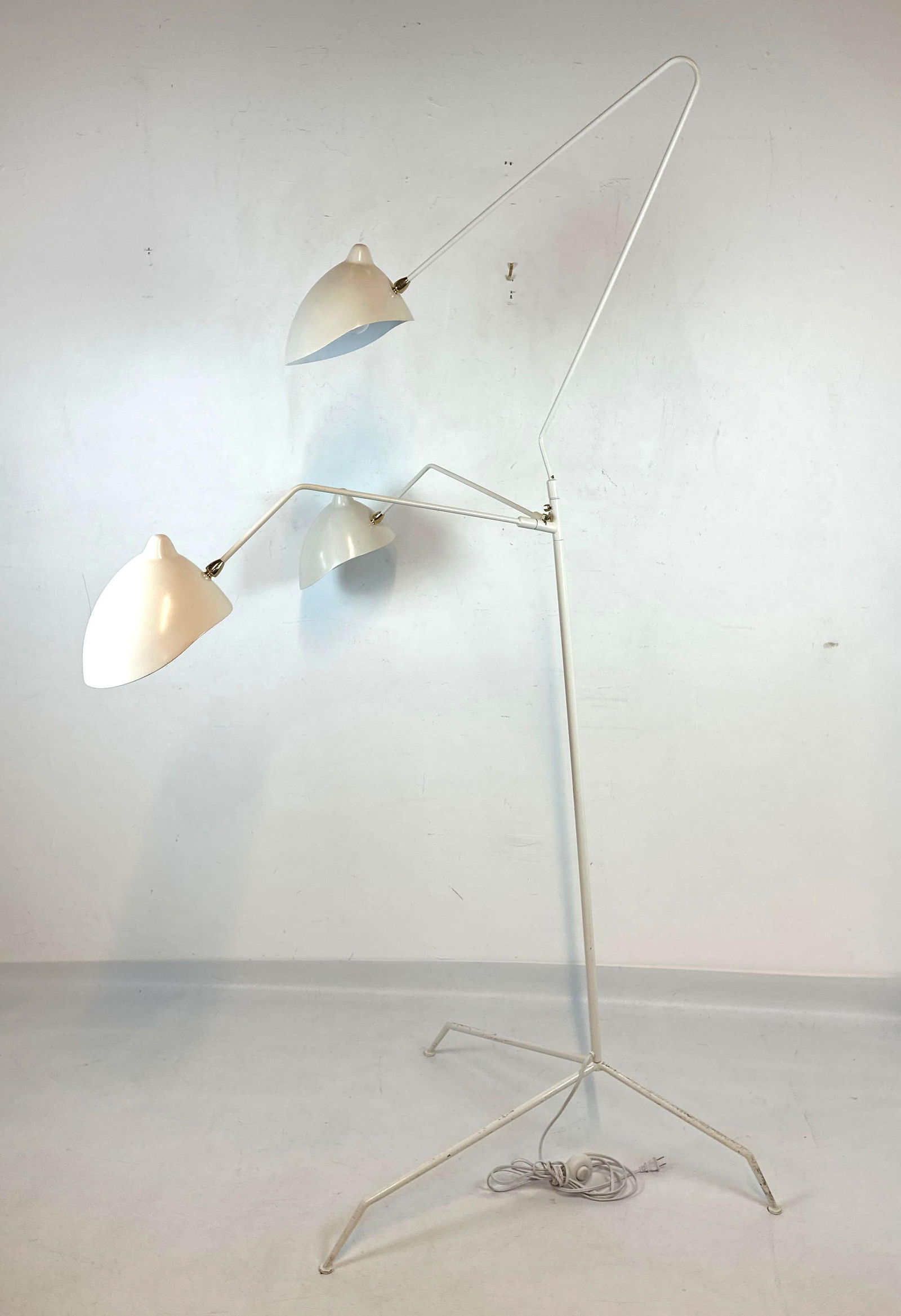 VINTAGE SERGE MOUILLE- STYLE TRIPOD FLOOR LAMP, WHITE WITH BRASS ACCENTS (1 of 9)