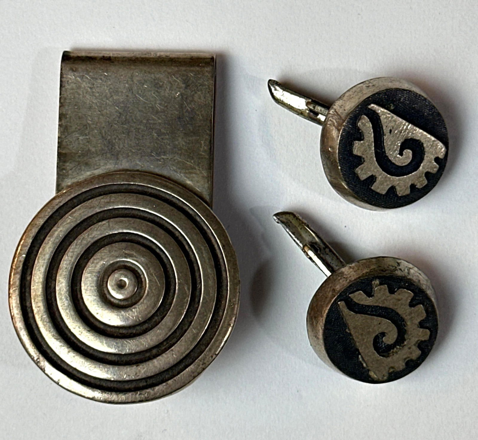 LISA JENKS STERLING SILVER MONEY CLIP AND CUFFLINKS (1 of 5)