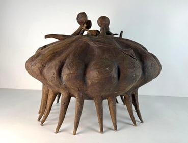 UNIQUE VINTAGE TRIBAL SCULPTURE OF A GROUP HUG