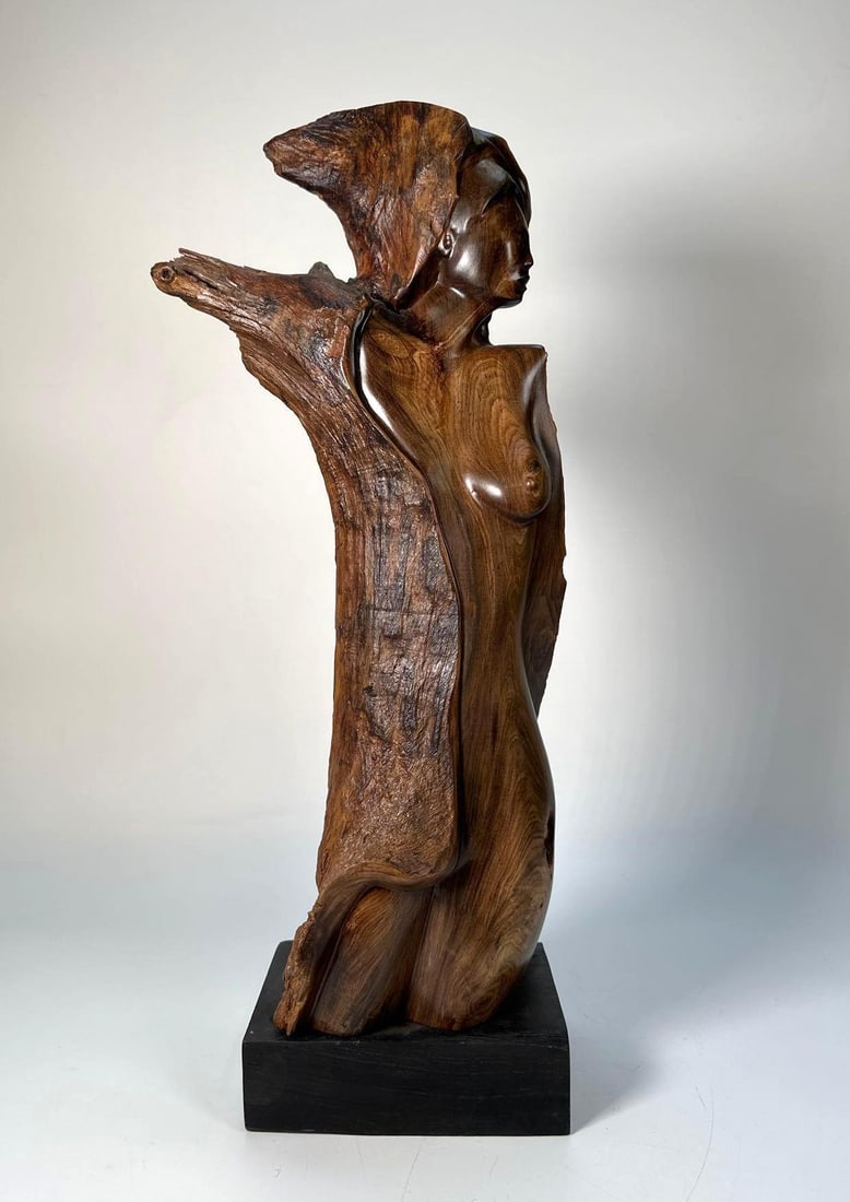 CARVED LIVE EDGE WOODEN SCULPTURE OF A WOMAN (1 of 9)