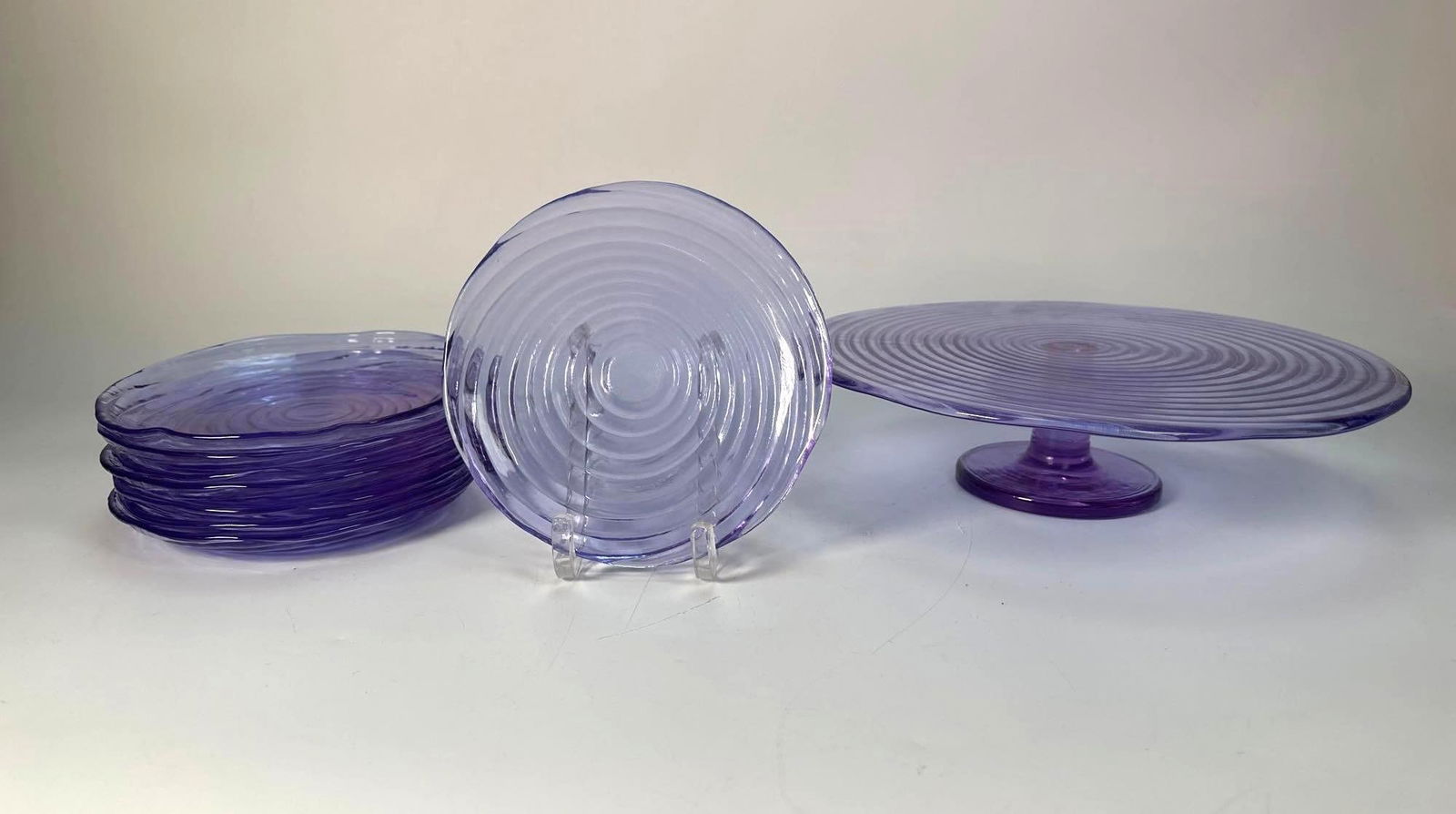 VALUE LOT SET OF VINTAGE PURPLE SWIRL ART GLASS PLATES & CAKE STAND (1 of 6)