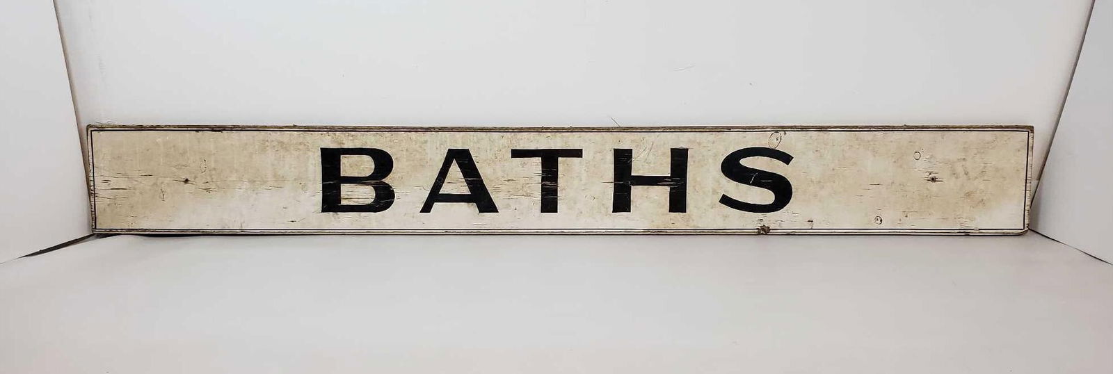 UNIQUE VINTAGE EIGHT FOOT LONG "BATHS" PAINTED WOOD SIGN (1 of 14)