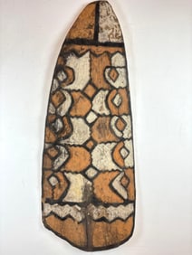 AN ASMAT TRIBE WARRIOR SHIELD (INDONESIAN NEW GUINEA)