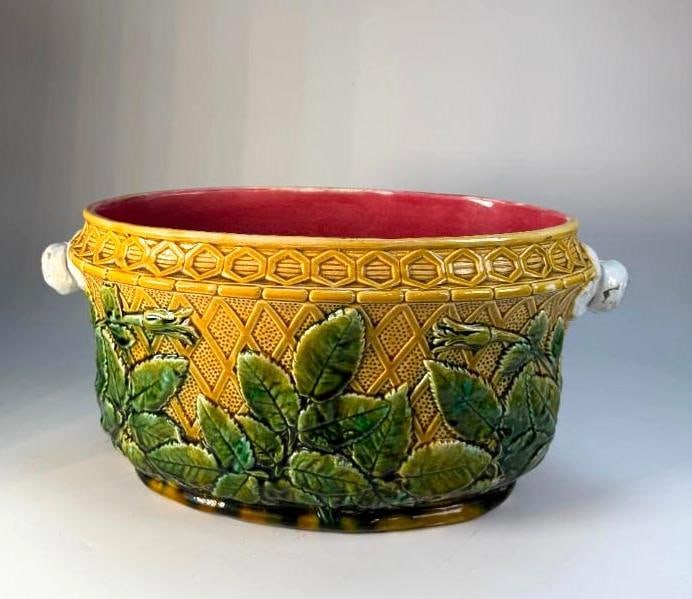 VERY LARGE MAJOLICA 'MORNING GLORY' JARDINIERE PLANTER (1 of 10)