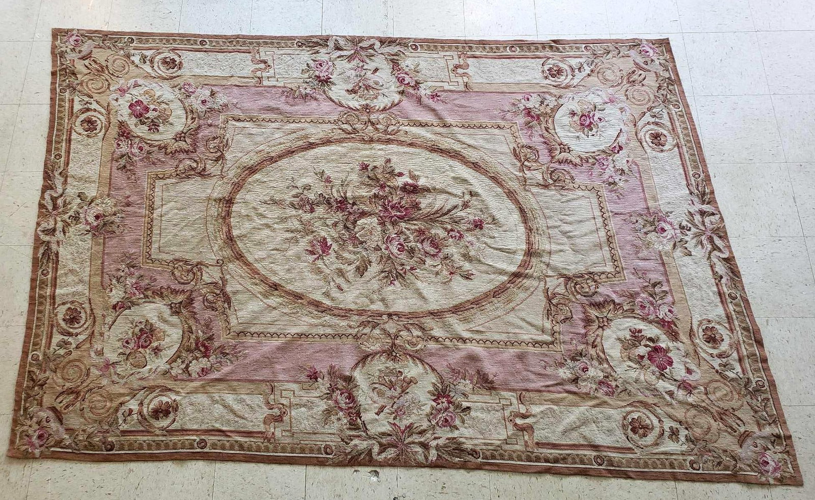 VINTAGE AUBUSSON / SAVONNERIE STYLE AREA RUG WITH CENTRAL FLORAL MEDALLION AND ORNATE BORDER (1 of 11)