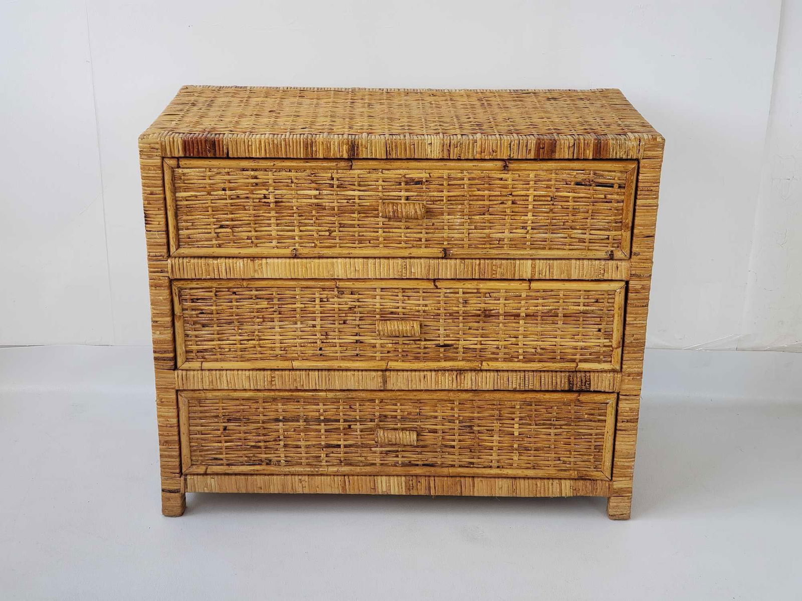 VINTAGE WOVEN RATTAN / WICKER CHEST OF DRAWERS (1 of 14)