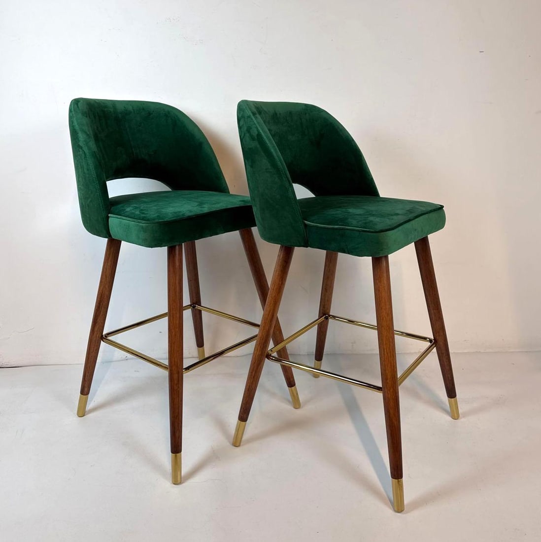 SET OF SIX NEW GREEN VELVET BAR STOOLS PORTHOS HOME QUINT BAR STOOLS (1 of 11)