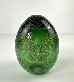 SIGNED FABERGE GREEN CUT AND ETCHED GLASS DECORATIVE EGG