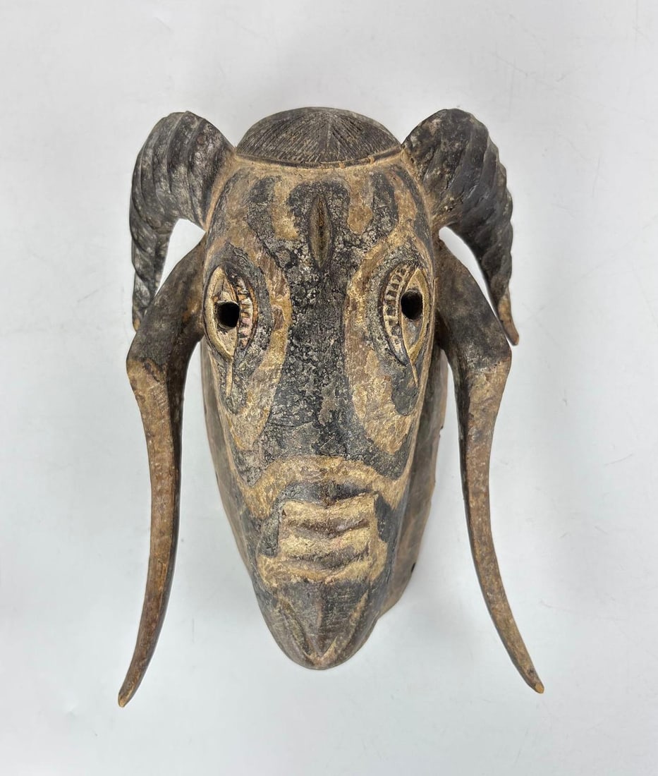 VINTAGE HAND-CARVED WOODEN RAM HEAD AFRICAN TRIBAL MASK (1 of 7)
