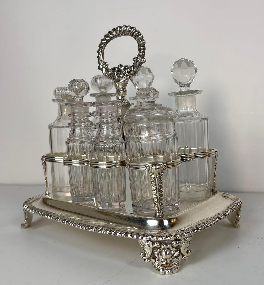 VINTAGE SILVER-PLATE CRUET SET (1 of 6)