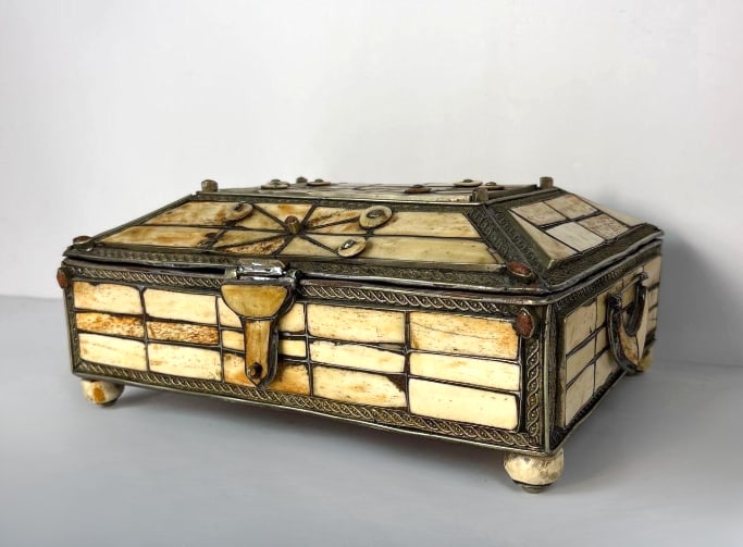VINTAGE CAMEL BONE BOX: A vintage camel bone box. Dimensions: 5" Tall x 10.5" x 8.5" Artist or Maker: Unknown Provenance: From a NYC Collector. Notes: Although care is taken to photograph and describe the