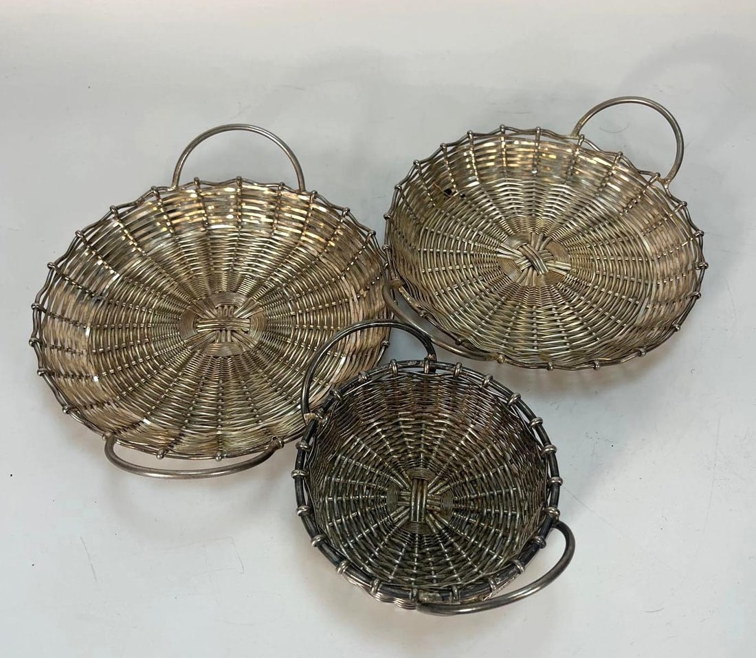TRIO OF VINTAGE CONTINENTAL WOVEN SILVER-PLATE BASKETS (1 of 7)