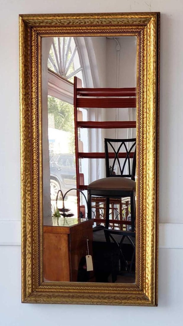 UNUSUAL VINTAGE GILT FRAMED RECTANGULAR MIRROR (1 of 10)