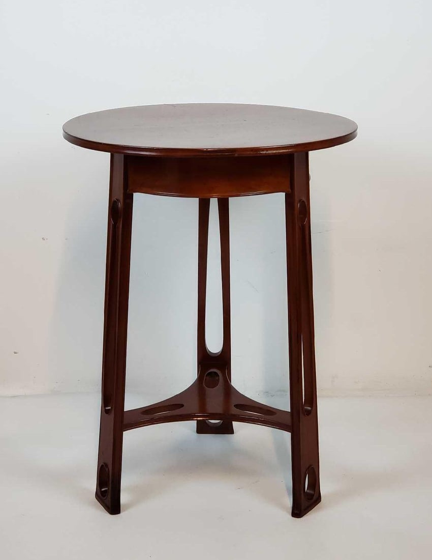 ARTS AND CRAFTS SIDE TABLE (1 of 18)