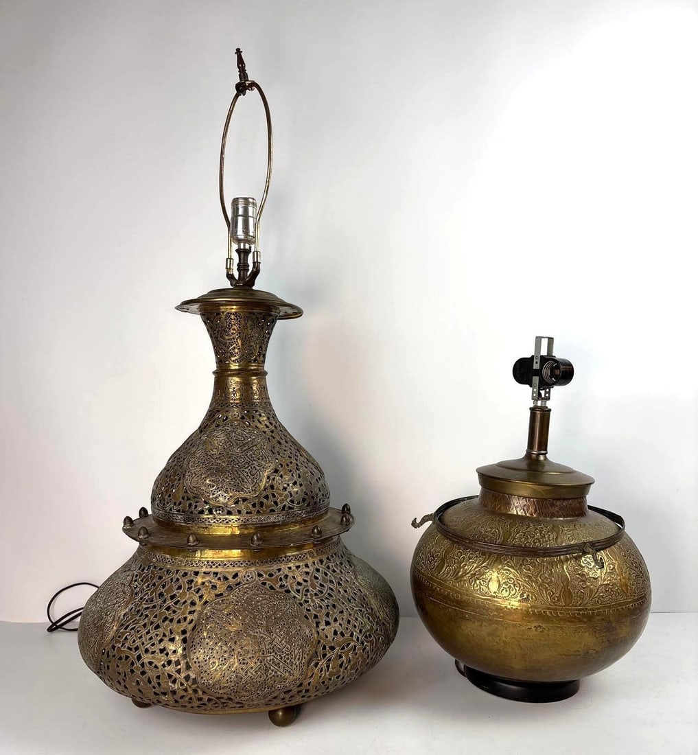 VALUE LOT PAIR OF VINTAGE ORNATE BRASS-TONED LAMPS IN A MIDDLE EASTERN OR MOROCCAN STYLE (1 of 11)