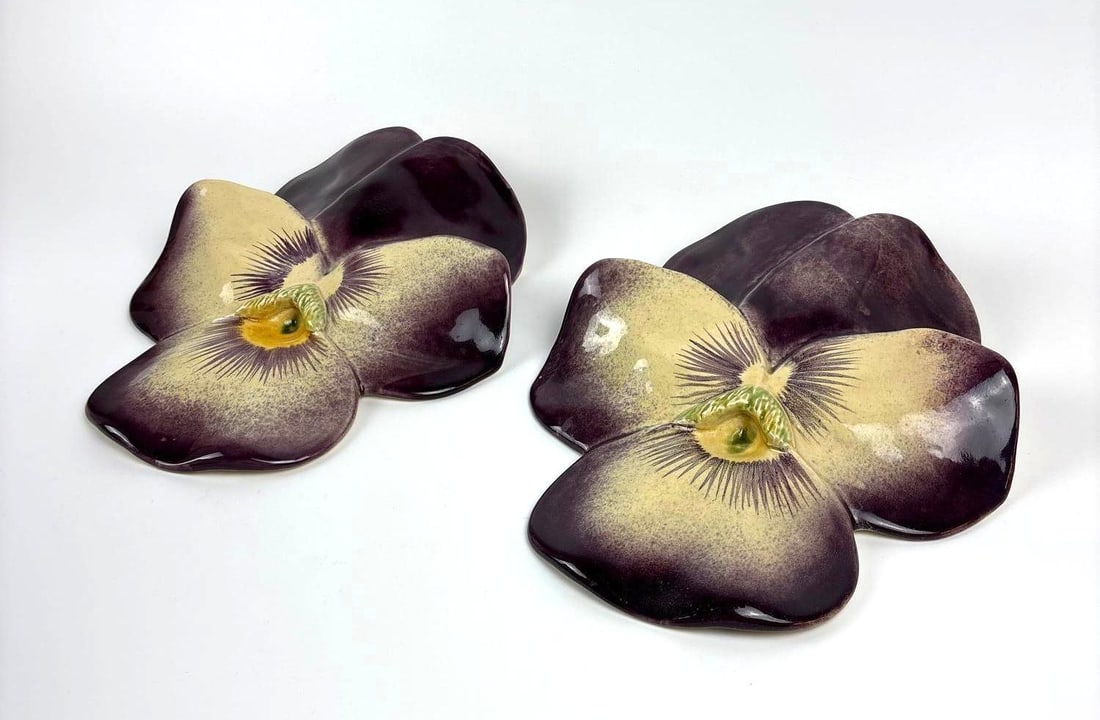 PAIR OF LARGE PORTUGUESE MAJOLICA PANSY WALL POCKETS BY OLFAIRE (1 of 7)