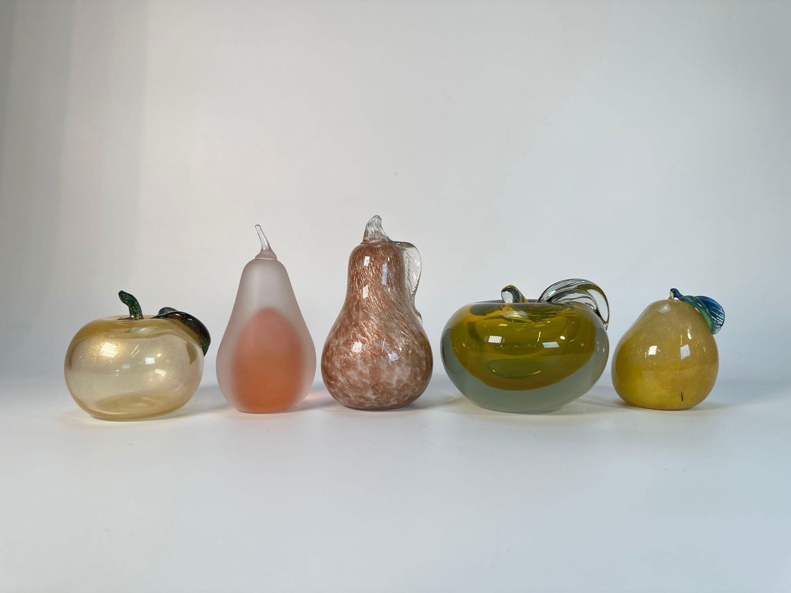 MIXED SET OF FIVE VINTAGE ART GLASS FRUIT SCULPTURES (1 of 12)