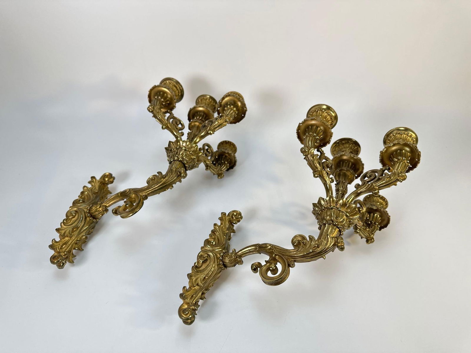 PAIR OF ORNATE ROCOCO REVIVAL BRASS WALL SCONCES (1 of 16)