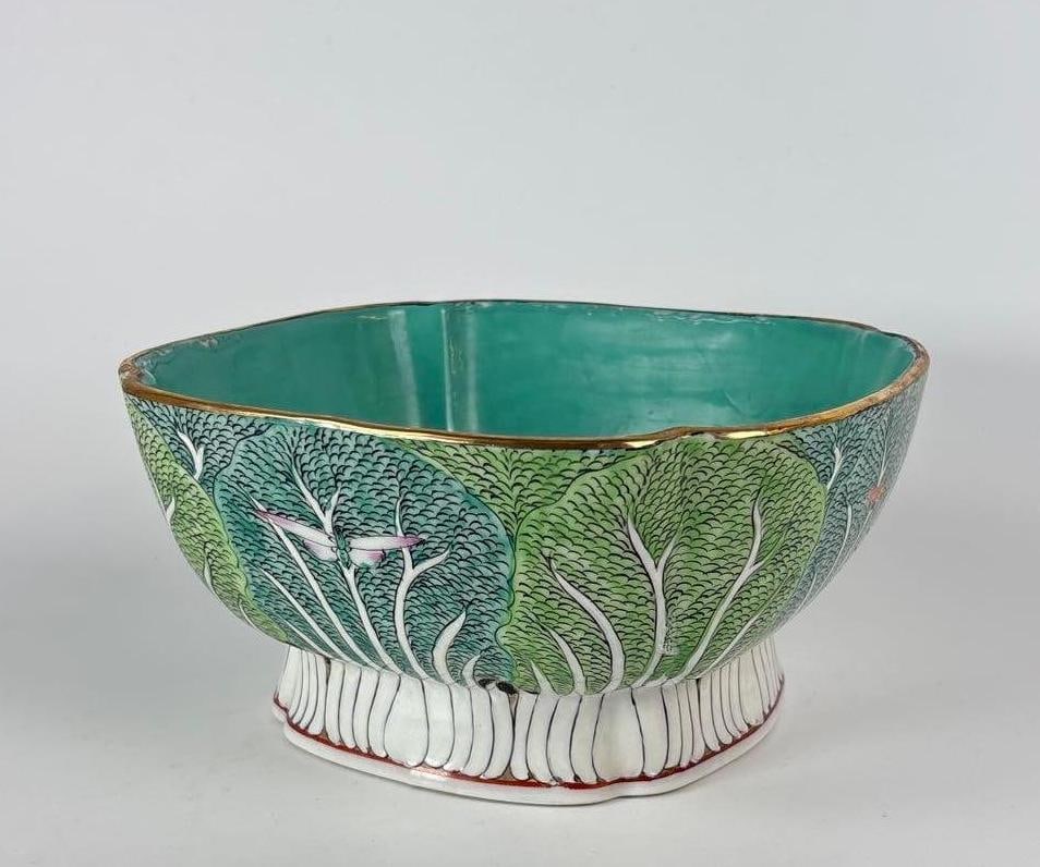 FAMILLE VERTE CABBAGE LEAF BOWL CENTERPIECE (1 of 7)